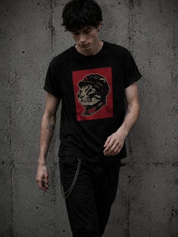 Camiseta Michi Comunista Negro