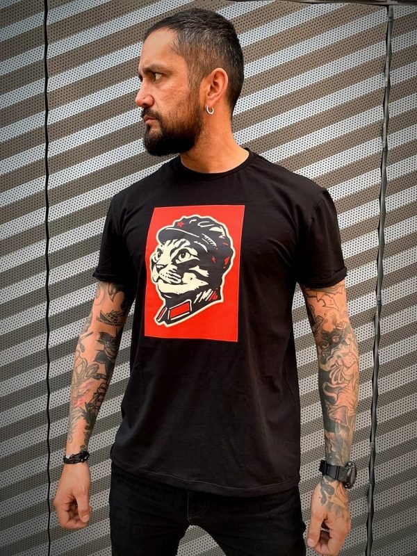 Camiseta Michi Comunista Negro