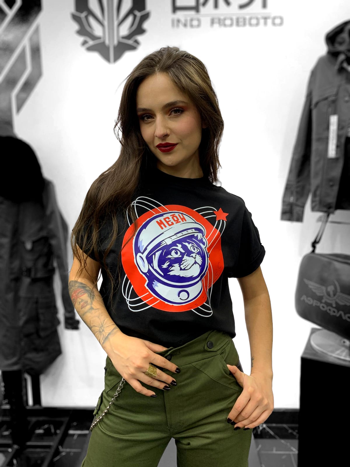 Camiseta Astromichi Negro Mujer - Imagen 9