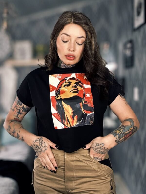 Camiseta Red Woman Negro