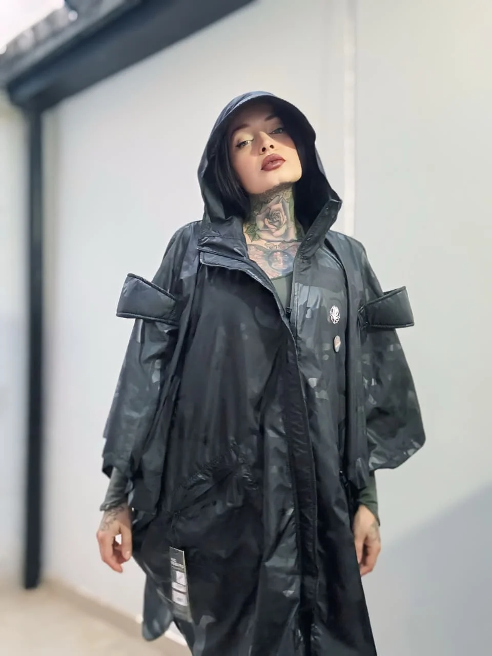 Capa Rompevientos Atmósfera Camuflado Mujer - Imagen 3