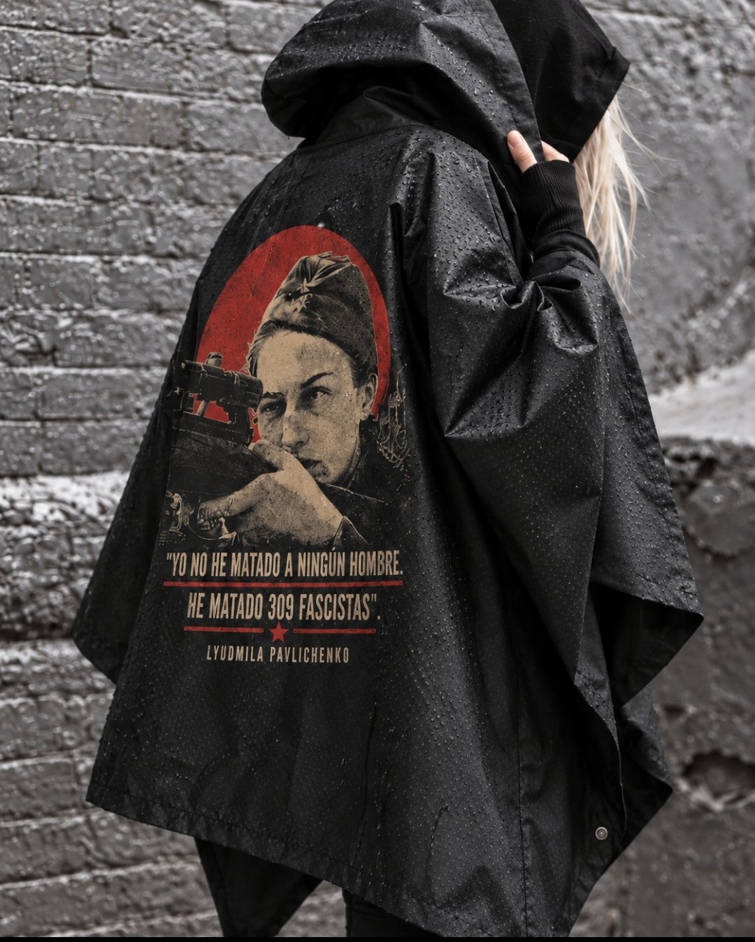 Capa de Lluvia Lyudmila Pavlichenko Noche Mujer - Imagen 5